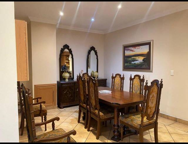 4 BEDROOM APARTMENT FOR SALE IN UMHLANGA RIDGE